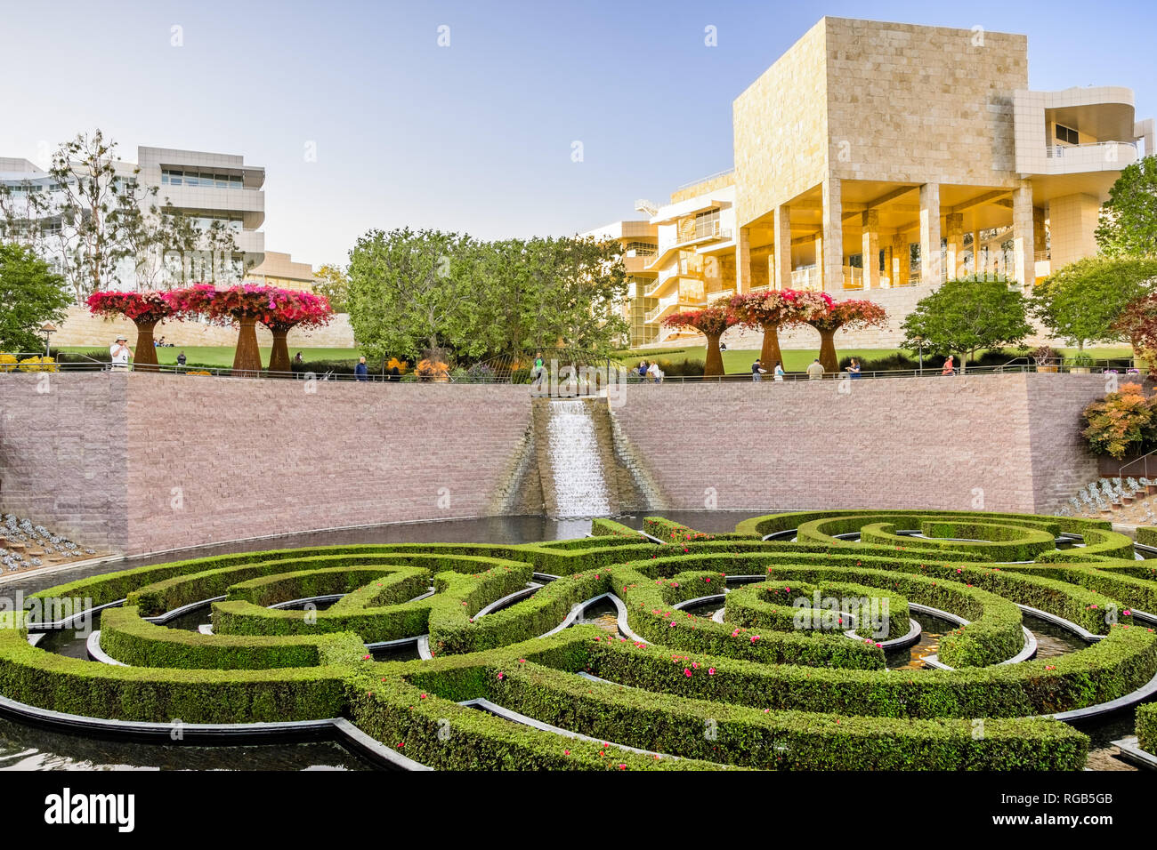 Le 8 juin 2018 Los Angeles / CA / USA - Robert Irwin's Jardin Central au Getty Center au coucher du soleil Banque D'Images