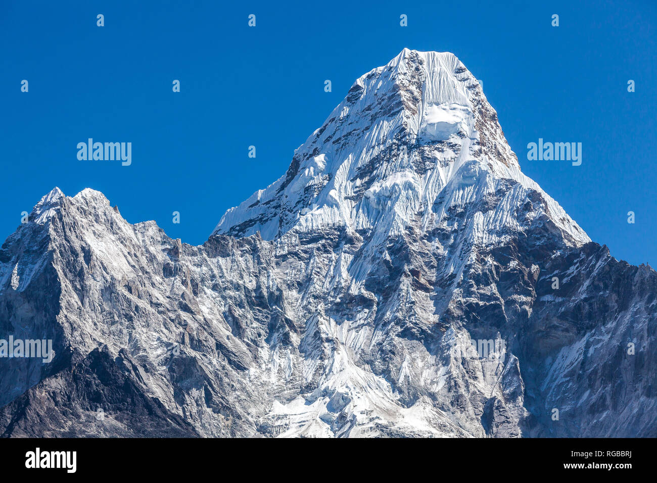 Mt. L'Ama Dablam dans la région de l'Everest de l'Himalaya, Népal Banque D'Images Mt. L'Ama Dablam dans la région de l'Everest de l'Himalaya, Népal Banque D'Images