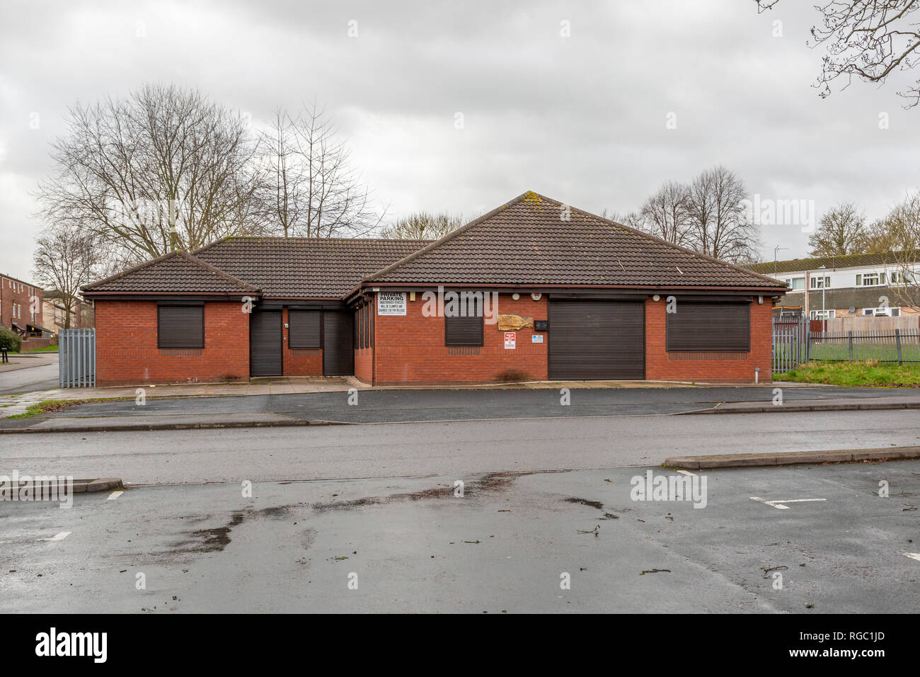 Bâtiment fermé de Woodrow Medical Center à Redditch, Worcestershire. Banque D'Images