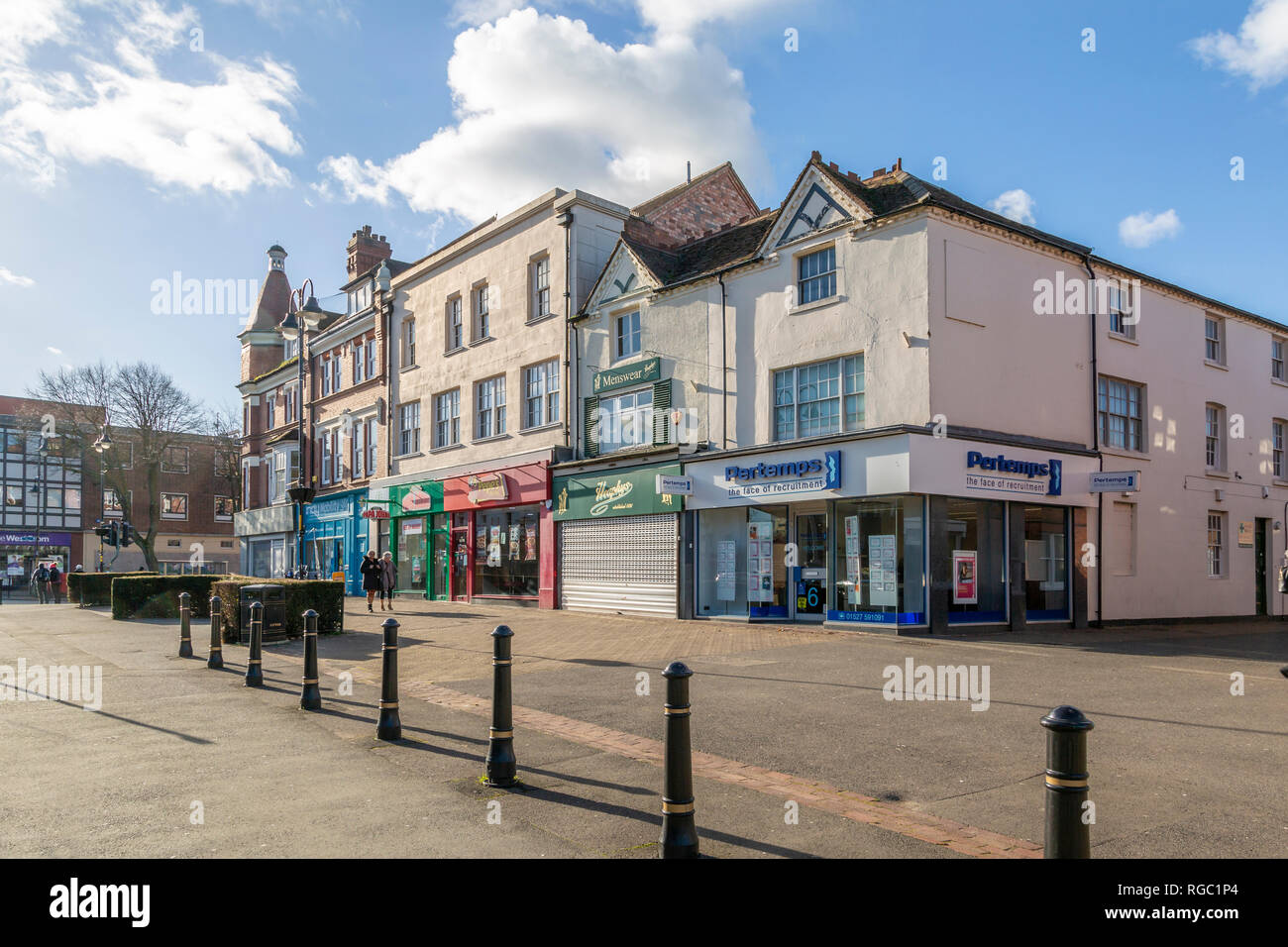 Voir l'église de l'Ouest vert dans le centre-ville de Redditch, Worcestershire. Banque D'Images