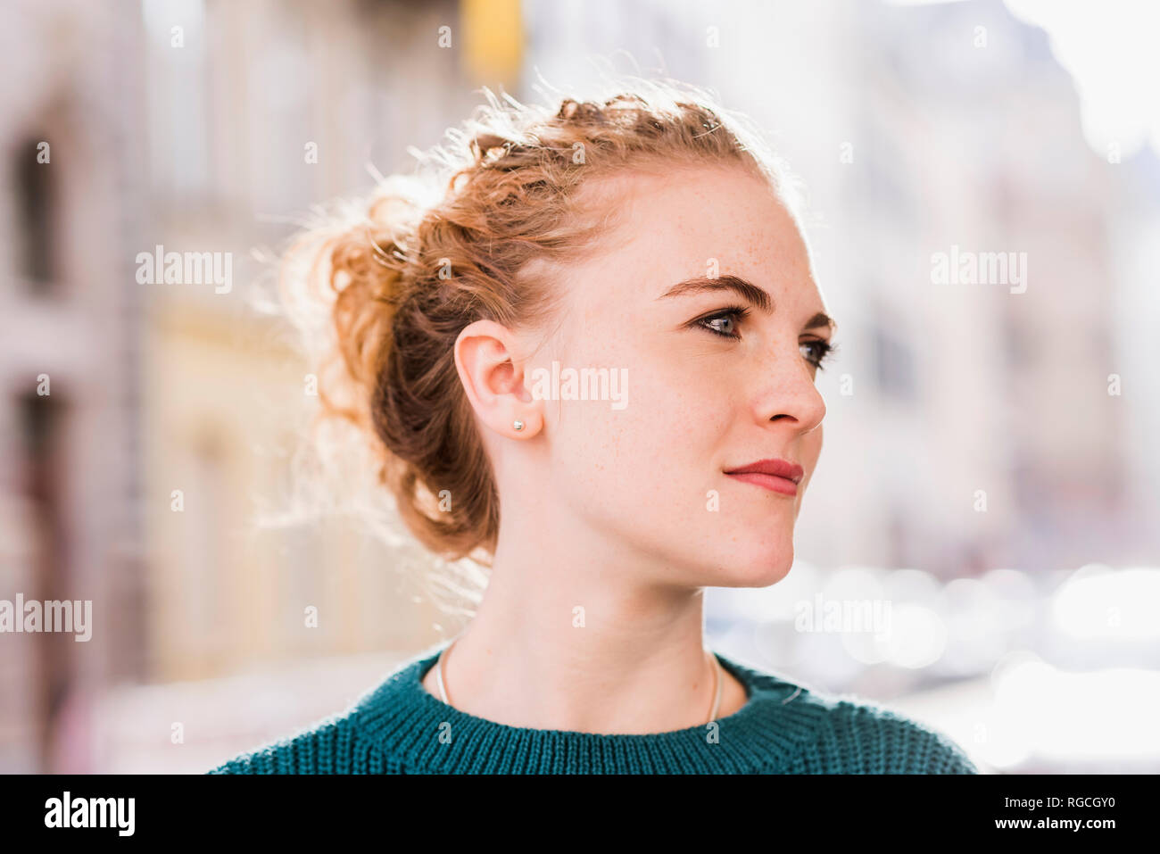 Portrait de jeune femme blonde fraise Banque D'Images