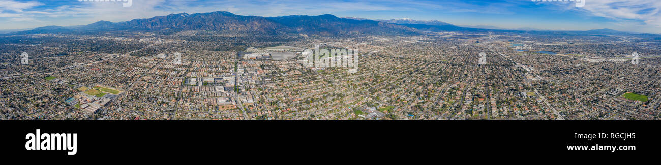 Après-midi Vue aérienne des montagnes de San Gabriel et zone d'Arcadia, à Los Angeles, Californie Banque D'Images