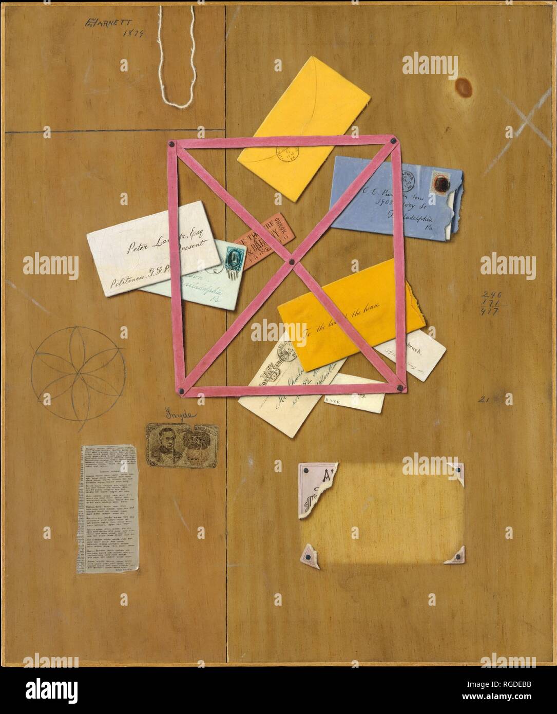 La lettre de l'artiste Rack. Artiste : William Michael Harnett (1848-1892). Dimensions : 30 x 25 in. (76,2 x 63,5 cm). Date : 1879. C'est la première des deux 'connu Harnett' rack photos, un sujet qu'il et son contemporain John F. Peto a hérité de peintres hollandais du xviie siècle. Les panneaux de bois de l'arrière-plan, le ruban rose du rack, les cartes et les enveloppes qui sont rangés dans elle, et les morceaux de papier sont tous soigneusement délimitées. Bords de curling, de subtiles ombres et textures distinctif taquiner le spectateur en imaginant que tous les éléments peints sont réels. Un peu d'indice Banque D'Images