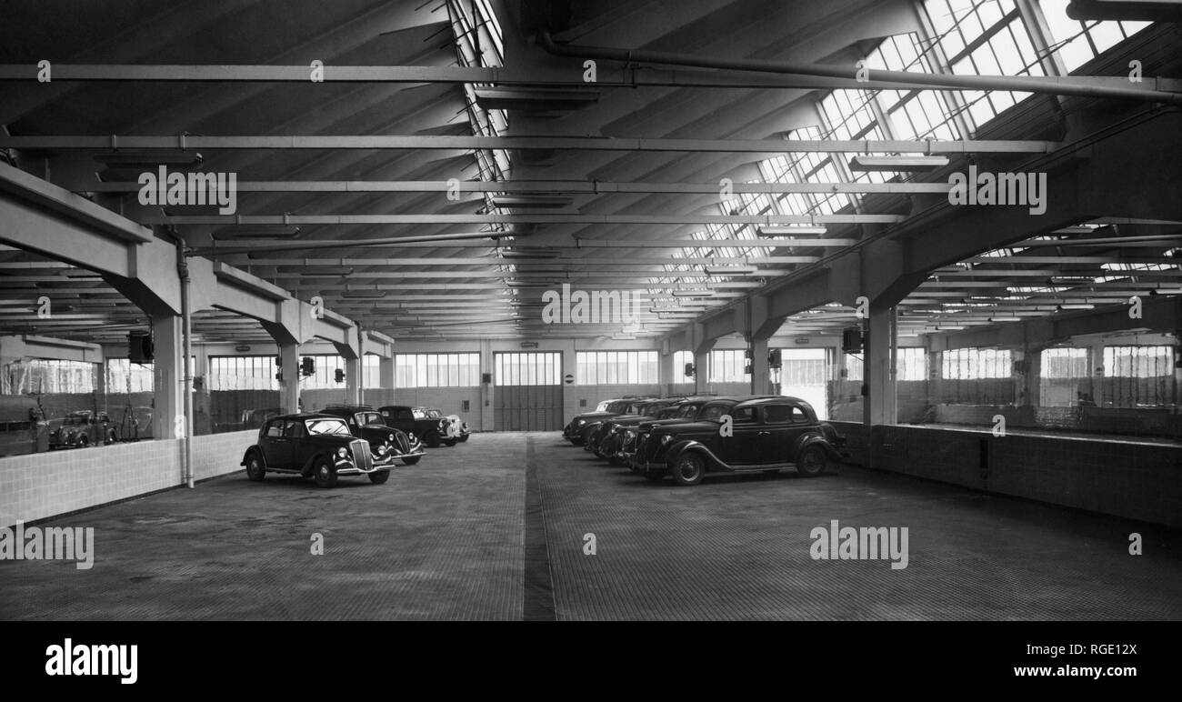 Garage à Milan, 1950 Banque D'Images