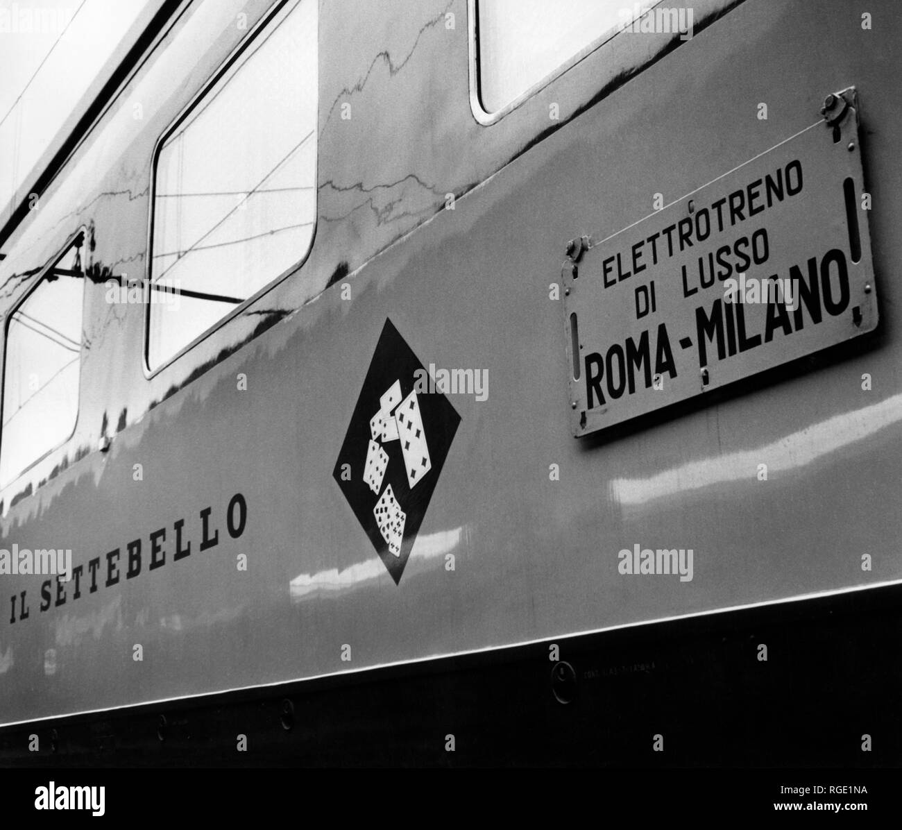 Elettrotreno di lusso roma-milano, Electric-powered trains de voyageurs, etr 300 settebello, train, Italie 1960 Banque D'Images