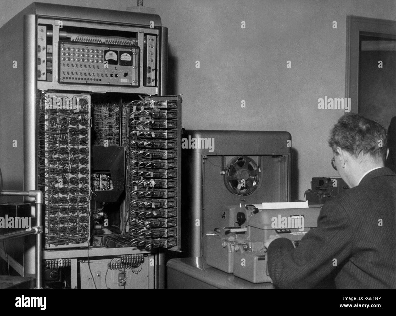 Ordinateur électronique à l'École Polytechnique de Milan, 1955 Banque D'Images