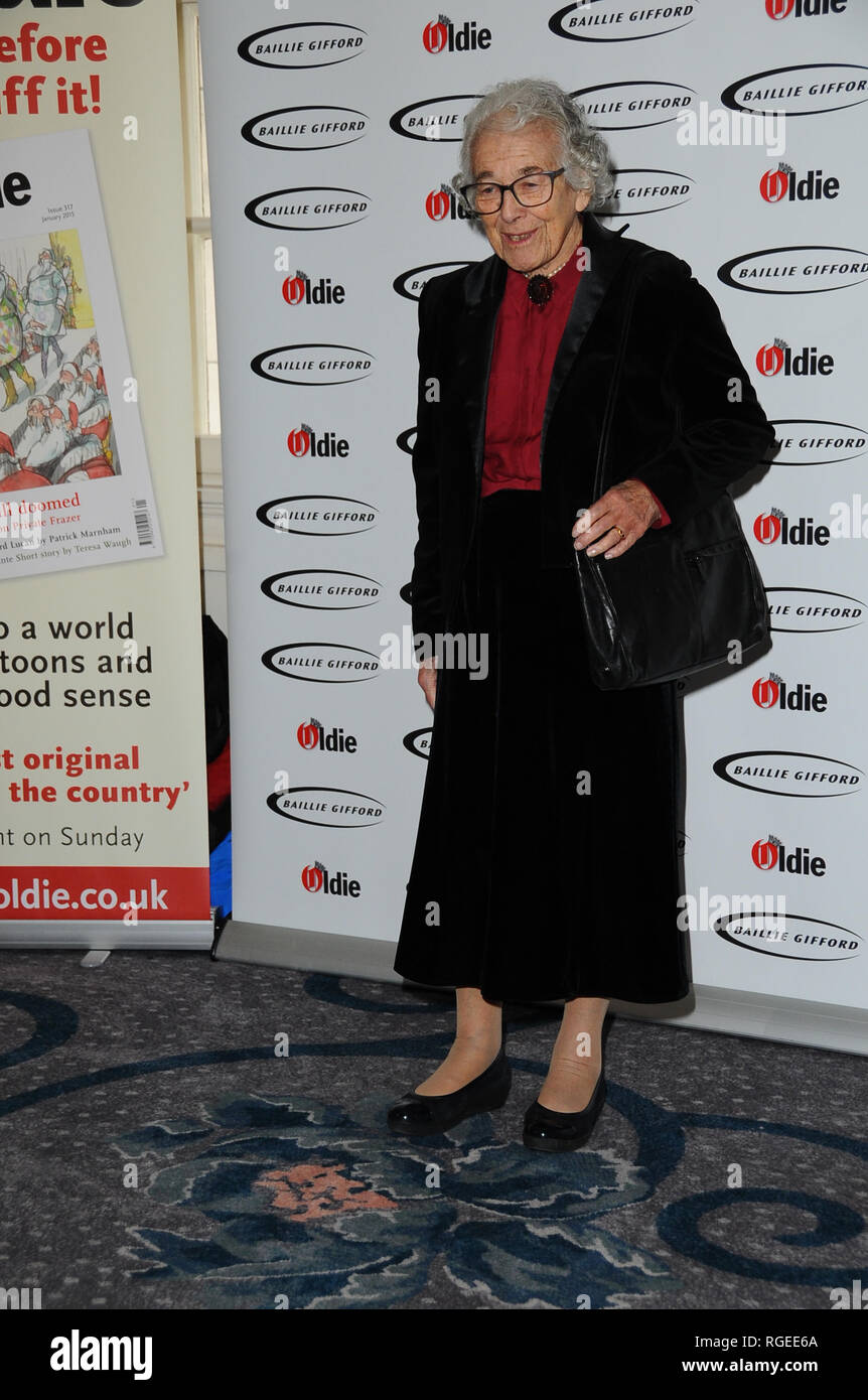 Londres, Royaume-Uni. 29 janvier, 2019. Judith Kerr vu arriver pour le prix à l'Oldie Simpsons, sur le Strand à Londres. Credit : Terry Scott/SOPA Images/ZUMA/Alamy Fil Live News Banque D'Images