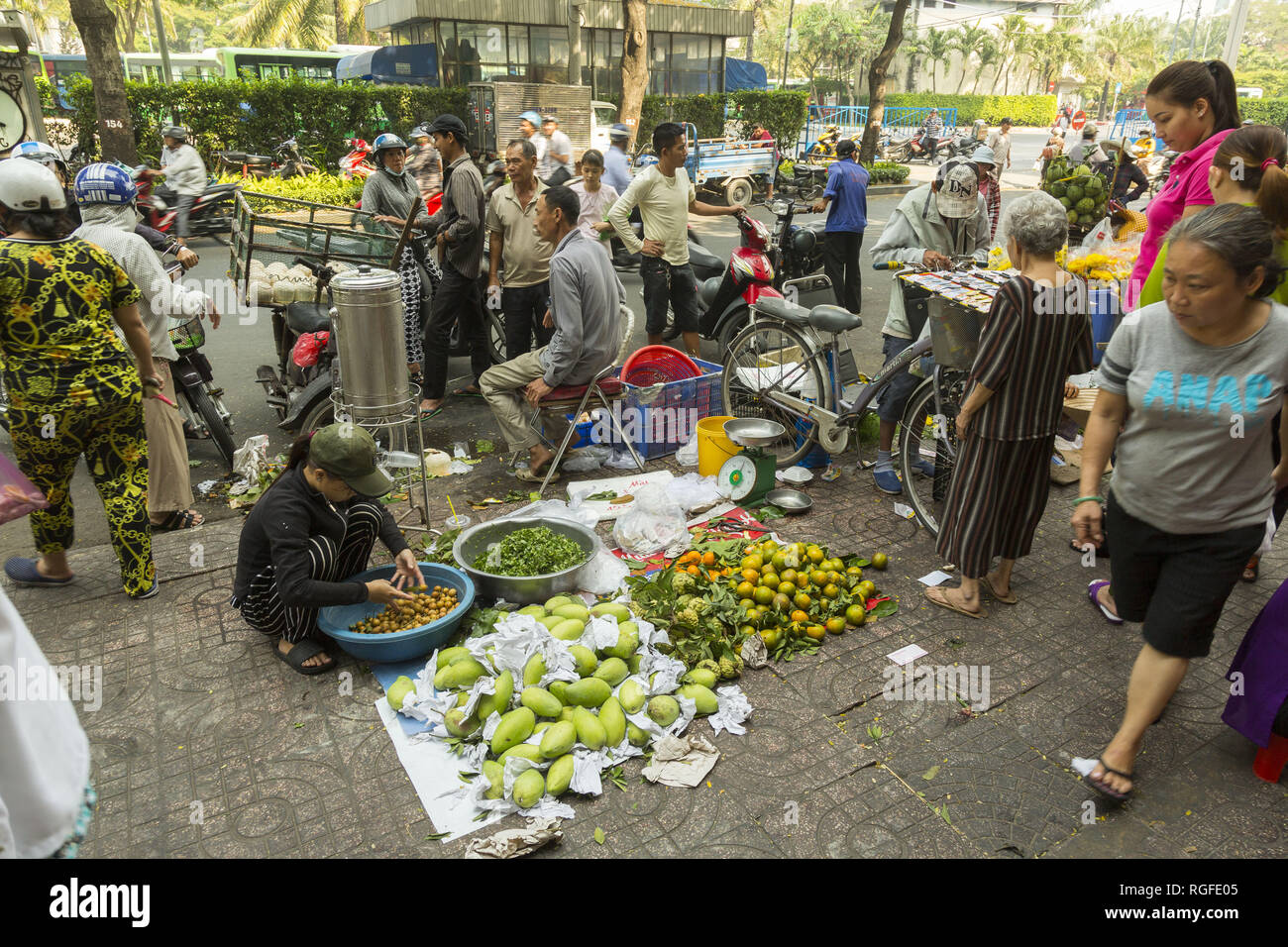 Tôt le matin, marché non officiel à Ho Chi Minh, Vietnam Banque D'Images