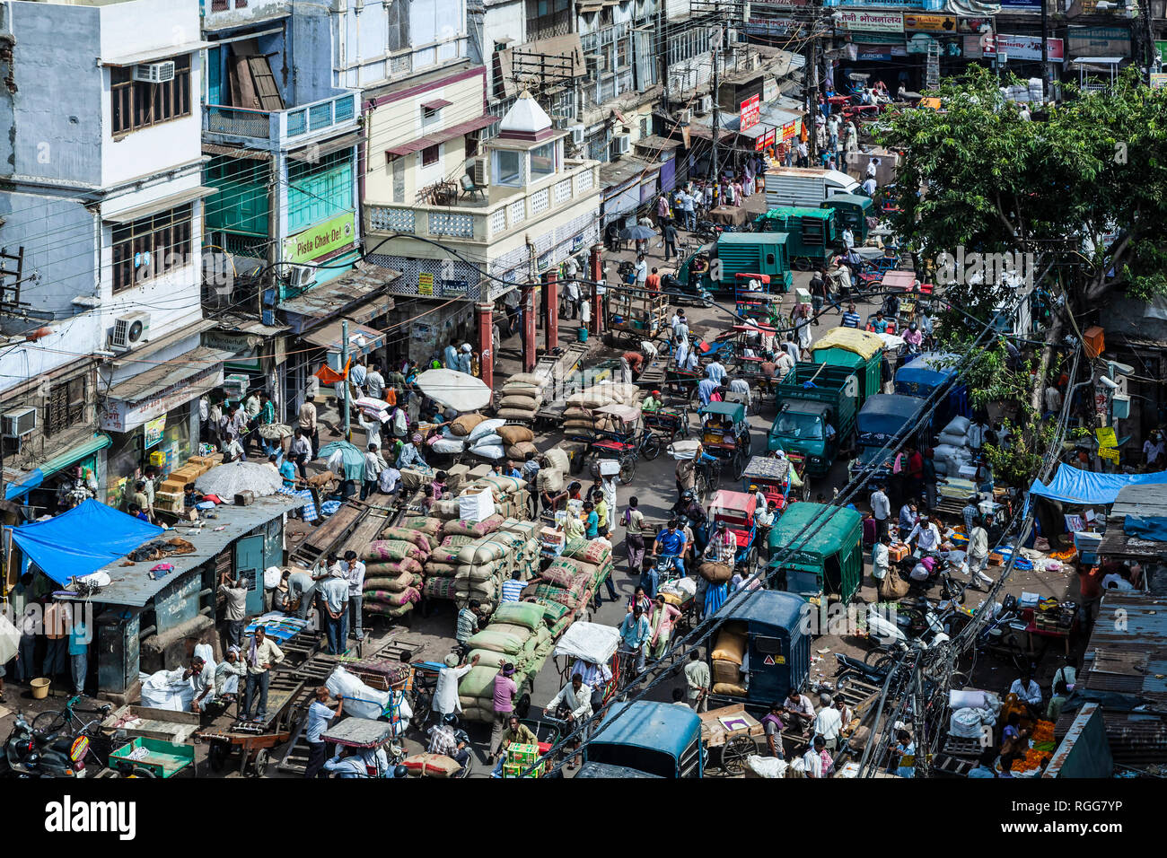 Rue passante, Old Delhi, Inde Banque D'Images