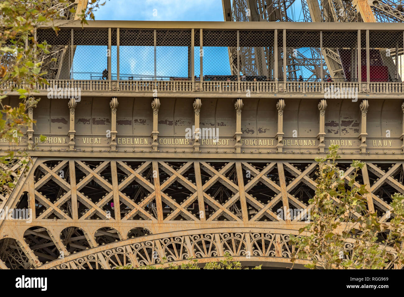 Gros plan sur la Tour Eiffel complexes détaillés en treillis en fer forgé , la Tour Eiffel est le monument le plus visité payé dans le monde , Paris Banque D'Images