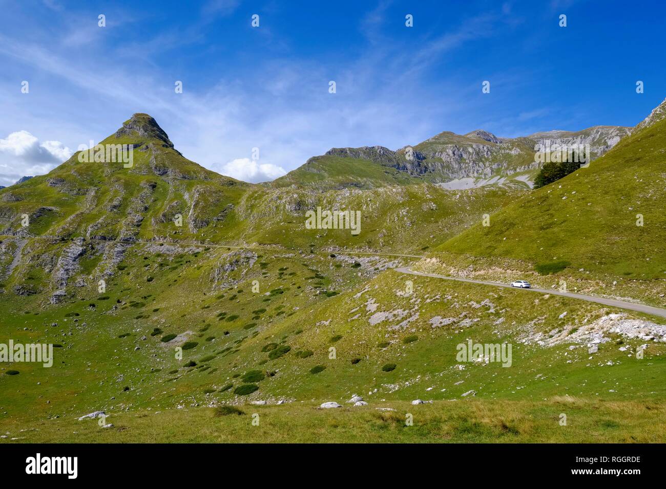 Mont Stozina, route du col de P14 dans le massif du Durmitor, parc national de Durmitor, près de Zabljak, Montenegro Banque D'Images