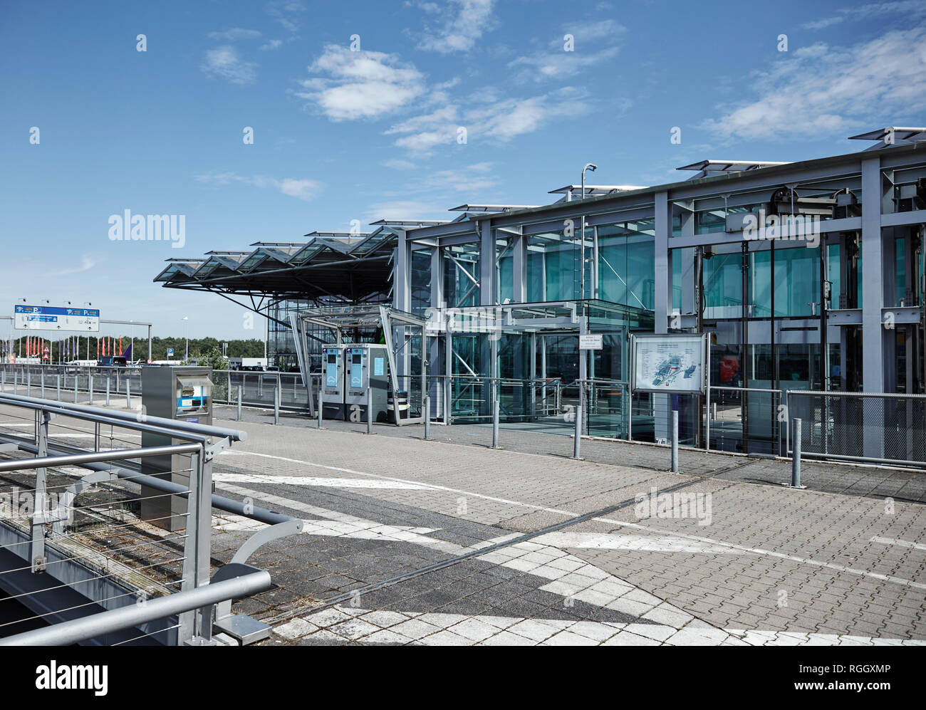Allemagne, Cologne, l'extérieur de l'aéroport Banque D'Images