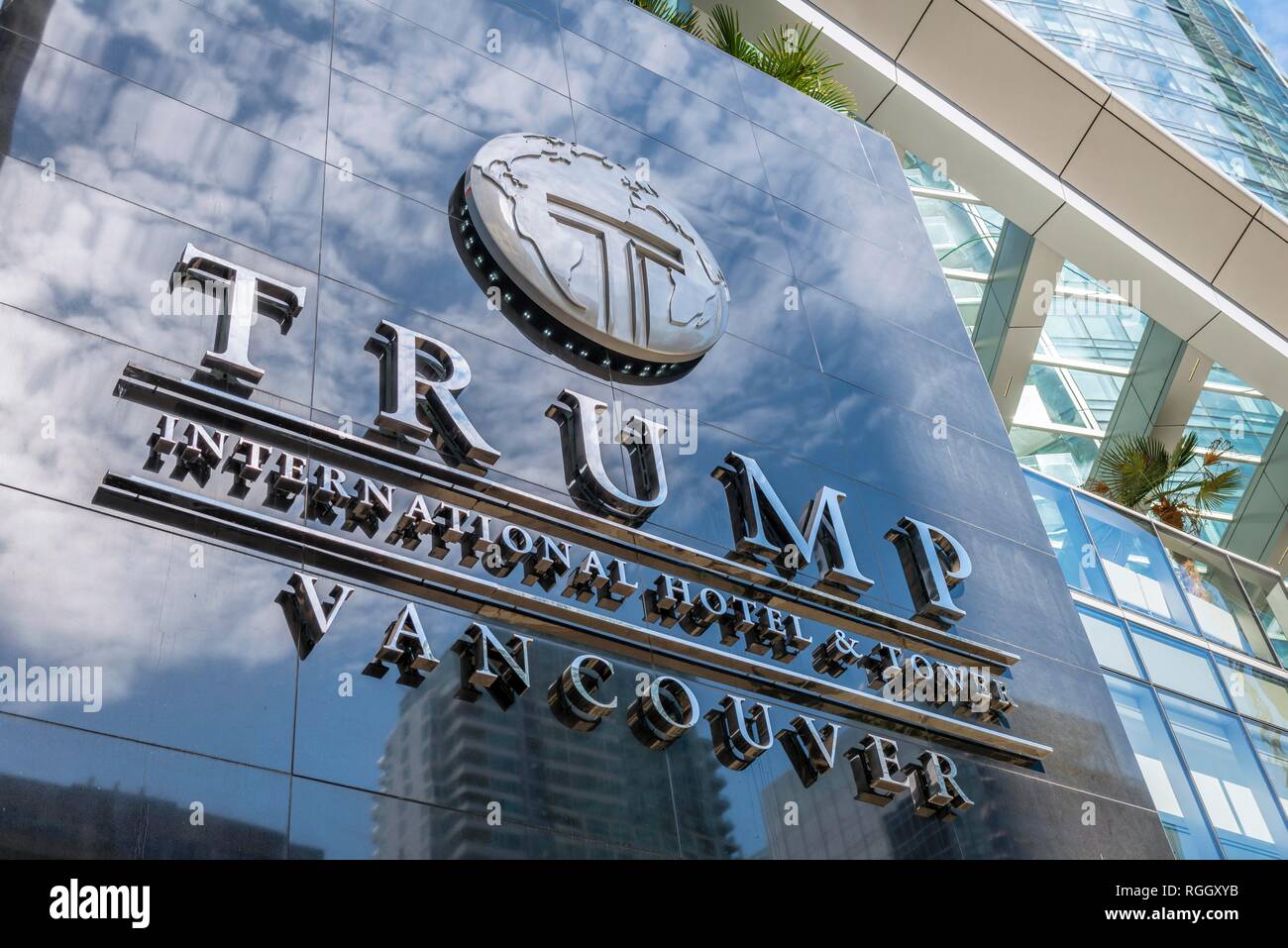 Trump Tower, panneau d'entrée TRUMP, Hotel, Vancouver, Colombie-Britannique, Canada Banque D'Images