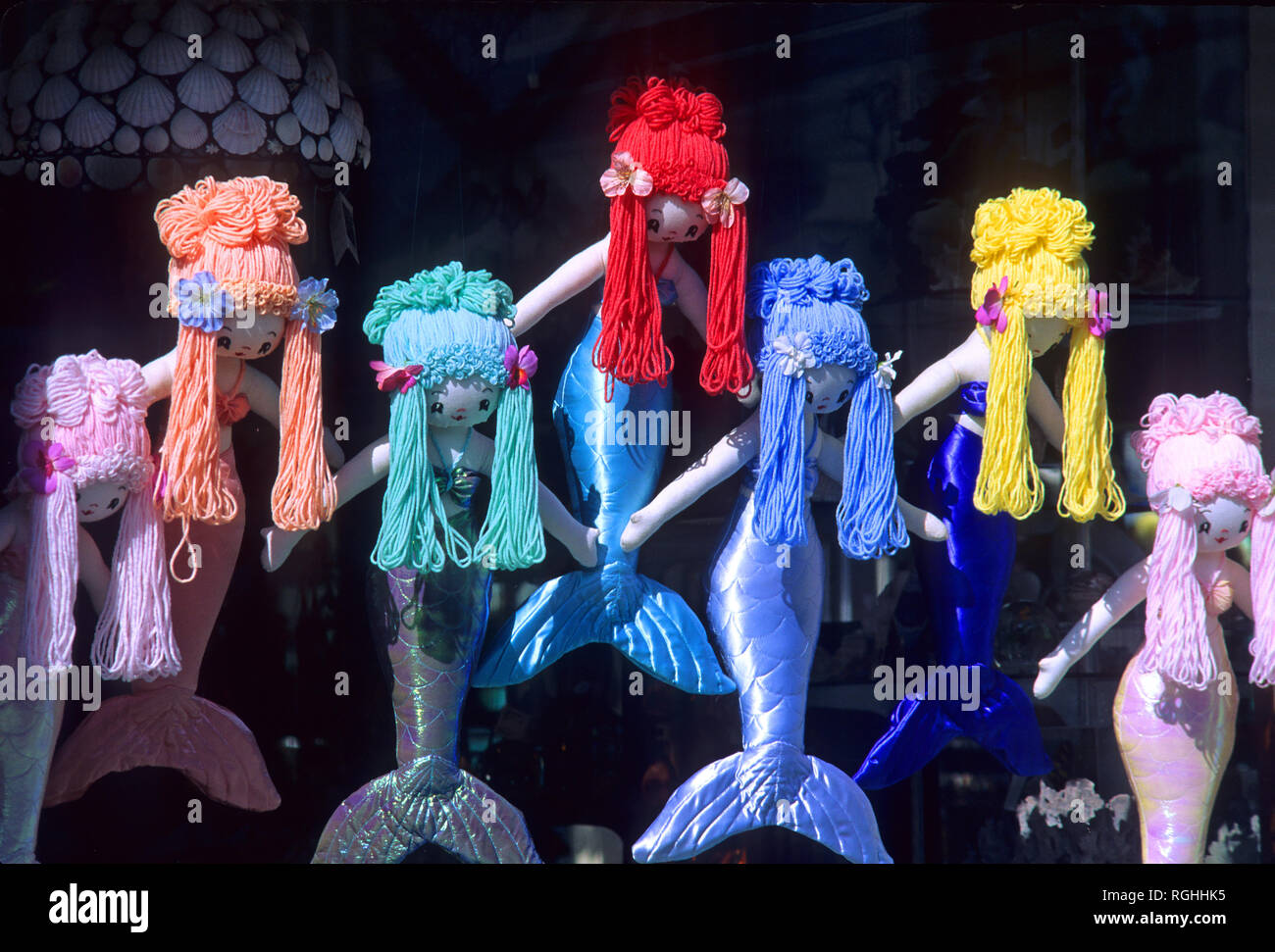 Mermaids exposées dans une boutique de Newport, Rhode Island. Banque D'Images