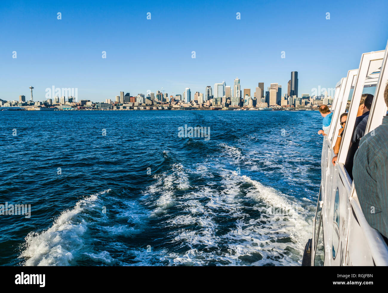 L'Ouest Seattle Water Taxi partir pour le centre-ville de Seattle sur la baie Elliott, USA. Banque D'Images