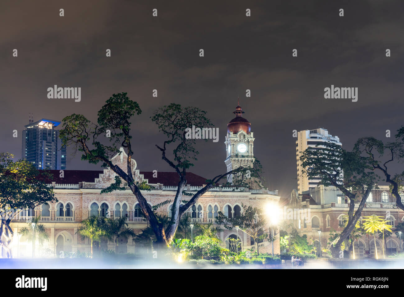 Une vue de la nuit de Bangunan Sultan Abdul Samad palace à Kuala Lumpur, Malaisie Banque D'Images