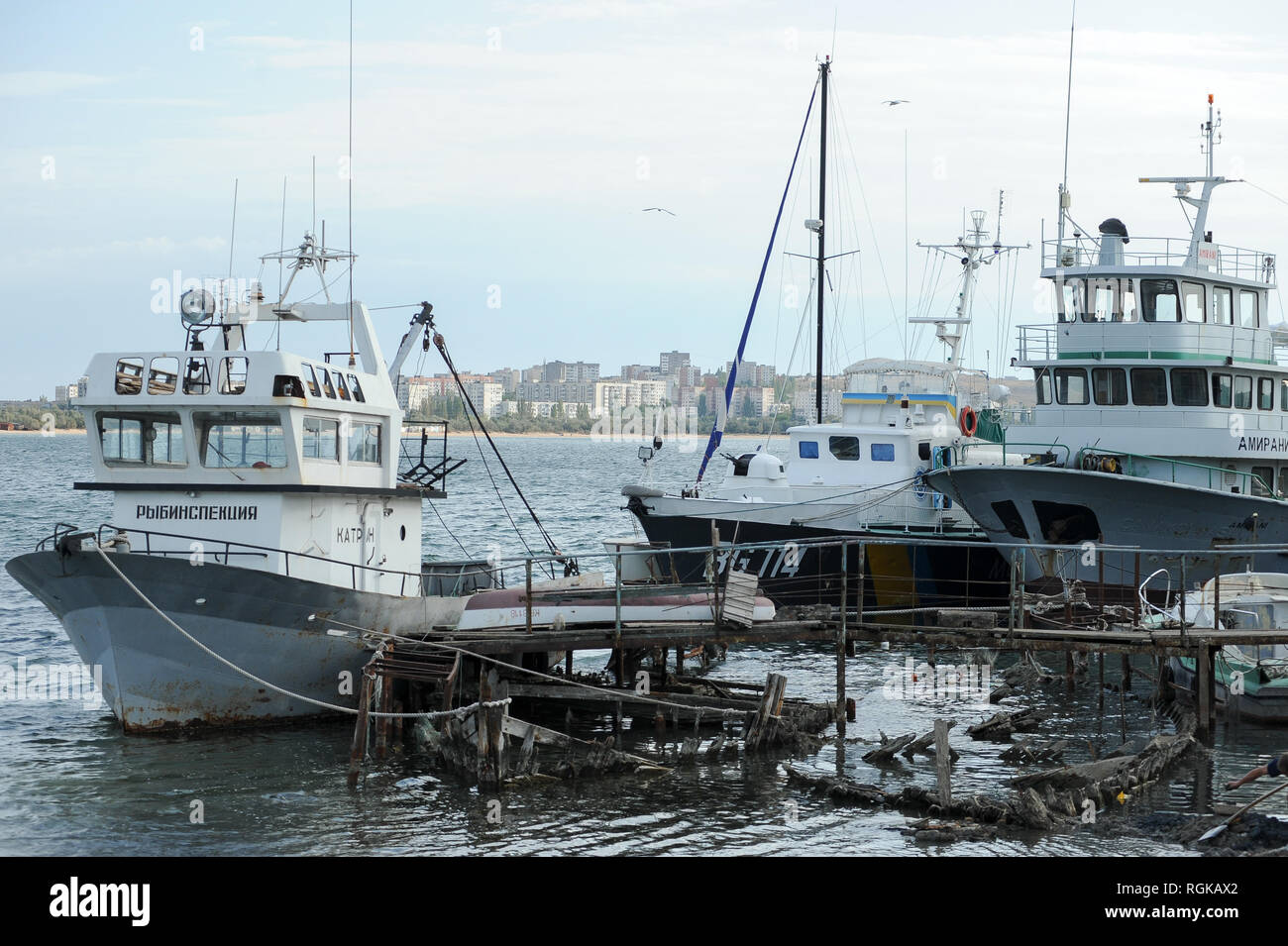 BG 114 le bateau de patrouille de la Garde côtière de la mer de l'Ukraine dans Kazantypskyi State Nature Reserve sur Kazantyp cape près de Mysovoye, Crimea, Ukraine. 4 octobre 2008 © Woj Banque D'Images