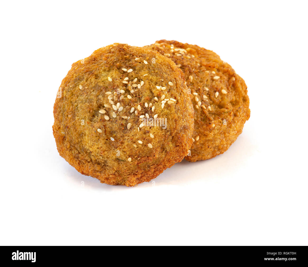 Deux boules de falafel isolé sur fond blanc Banque D'Images