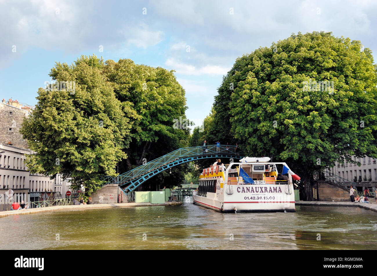 Excursion en bateau ou croisière sur le Canal Saint-Martin Paris France Banque D'Images