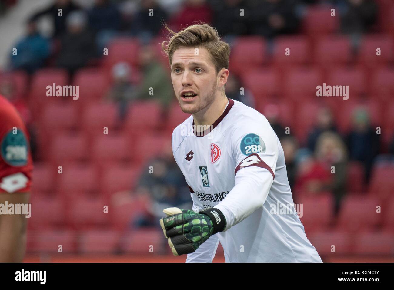 Mainz, Allemagne. 26 janvier, 2019. Florian MUELLER (gardien de Muller, MZ) donne des instructions ; la moitié de la figure, la moitié de la figure, le geste, le geste de soccer ; 1. Saison 2018/2019, Bundesliga, 19. Journée, FSV FSV FSV Mainz 05 (MZ) - FC Nuremberg (N) 2 : 1, le 26/01/2019 à Mayence/Allemagne. DFL règlement interdit toute utilisation d'images comme des séquences d'images et/ou quasi-vidéo | Conditions de crédit dans le monde entier : dpa/Alamy Live News Banque D'Images