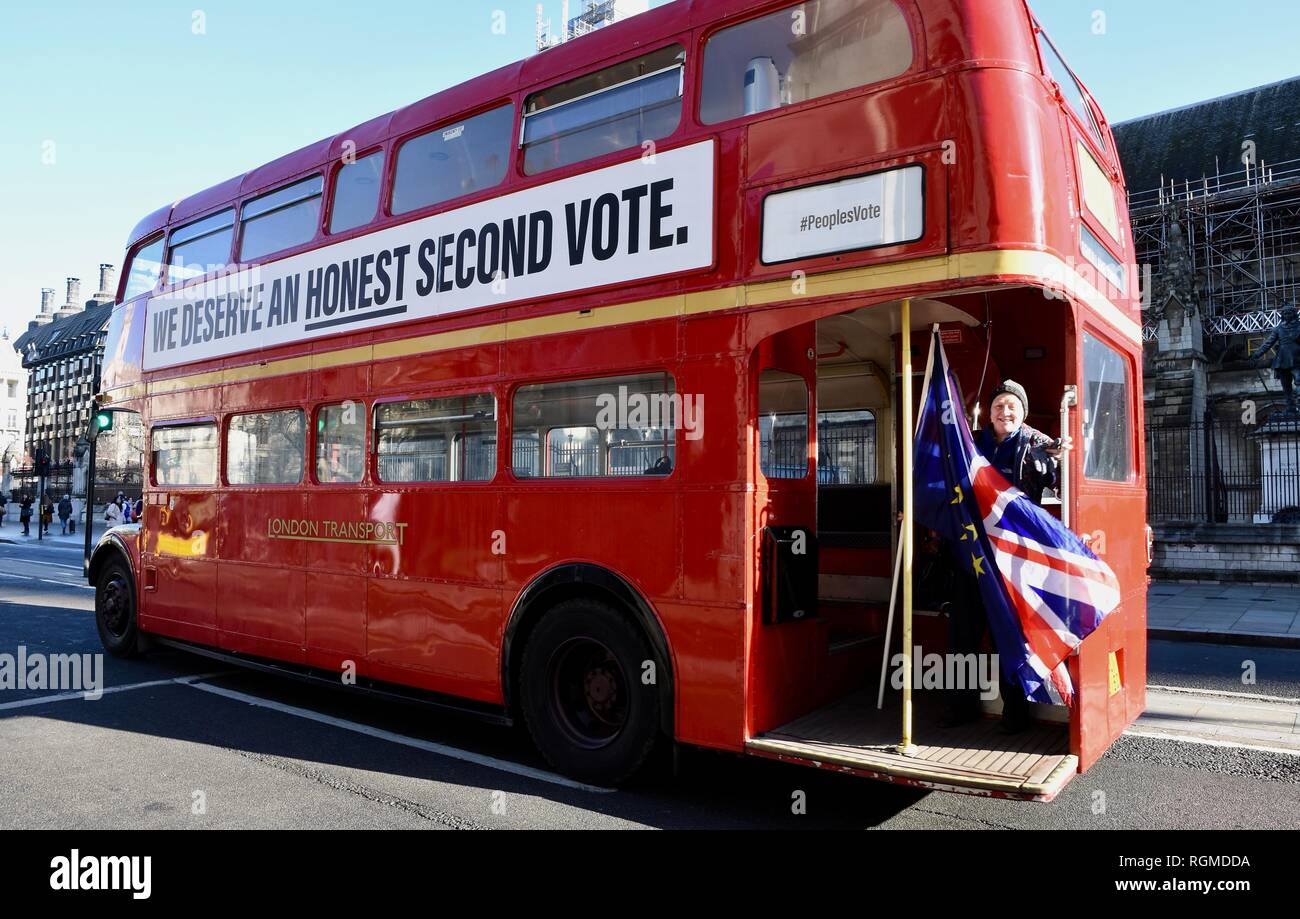 Londres, Royaume-Uni. 30 janvier, 2019. PeoplesVote, Red London Bus, chambres du Parlement,London.UK Crédit : michael melia/Alamy Live News Banque D'Images