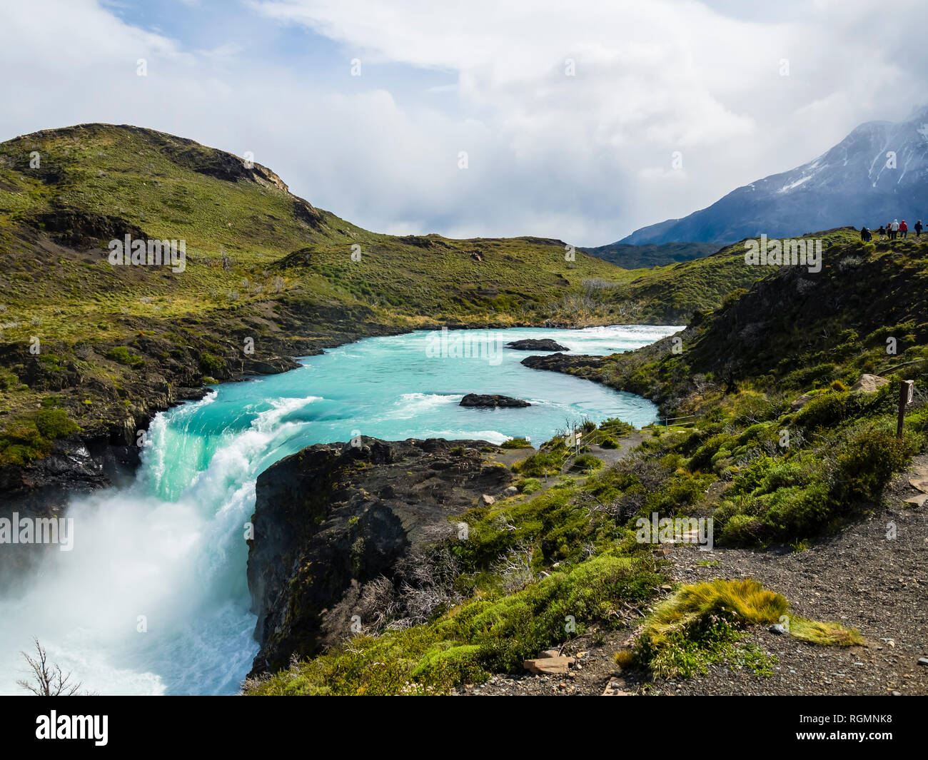 L'Amérique du Sud, Chili, Patagonie, vue de Rio Paine, Parc National Torres del Paine, Cascade Salto Grande Banque D'Images