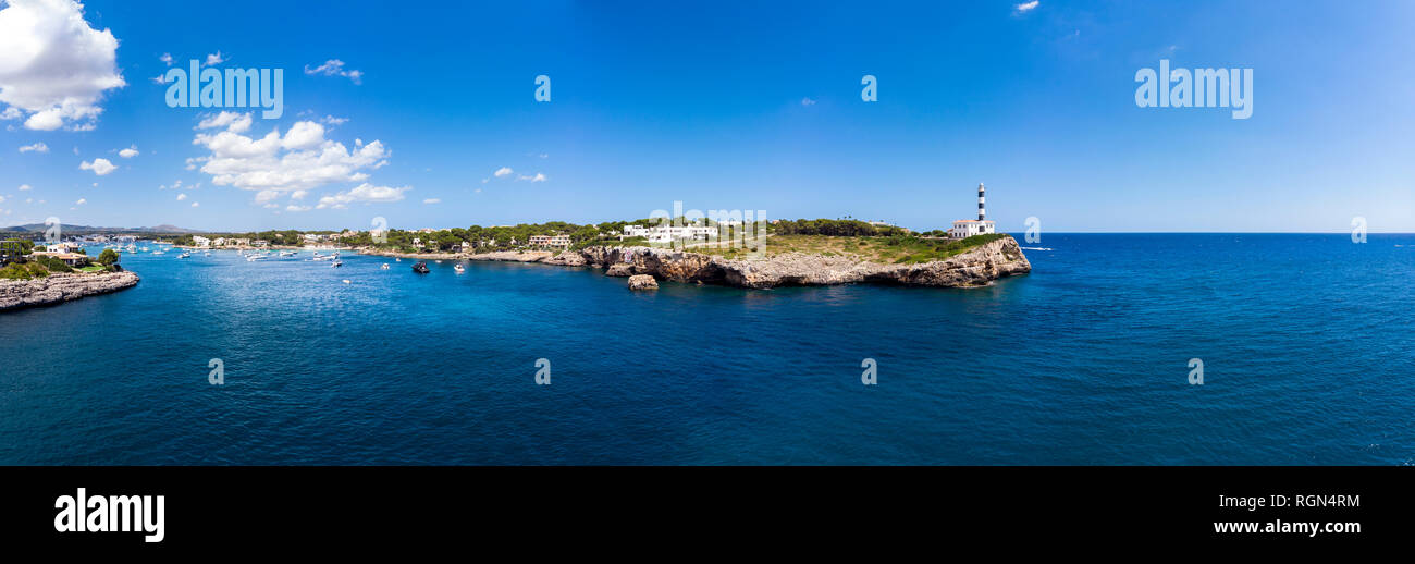 Espagne, Baléares, Mallorca, Portocolom, Punta de ses Crestes, Baie de Portocolom et Cala d'Parbacana, Lighthouse Banque D'Images