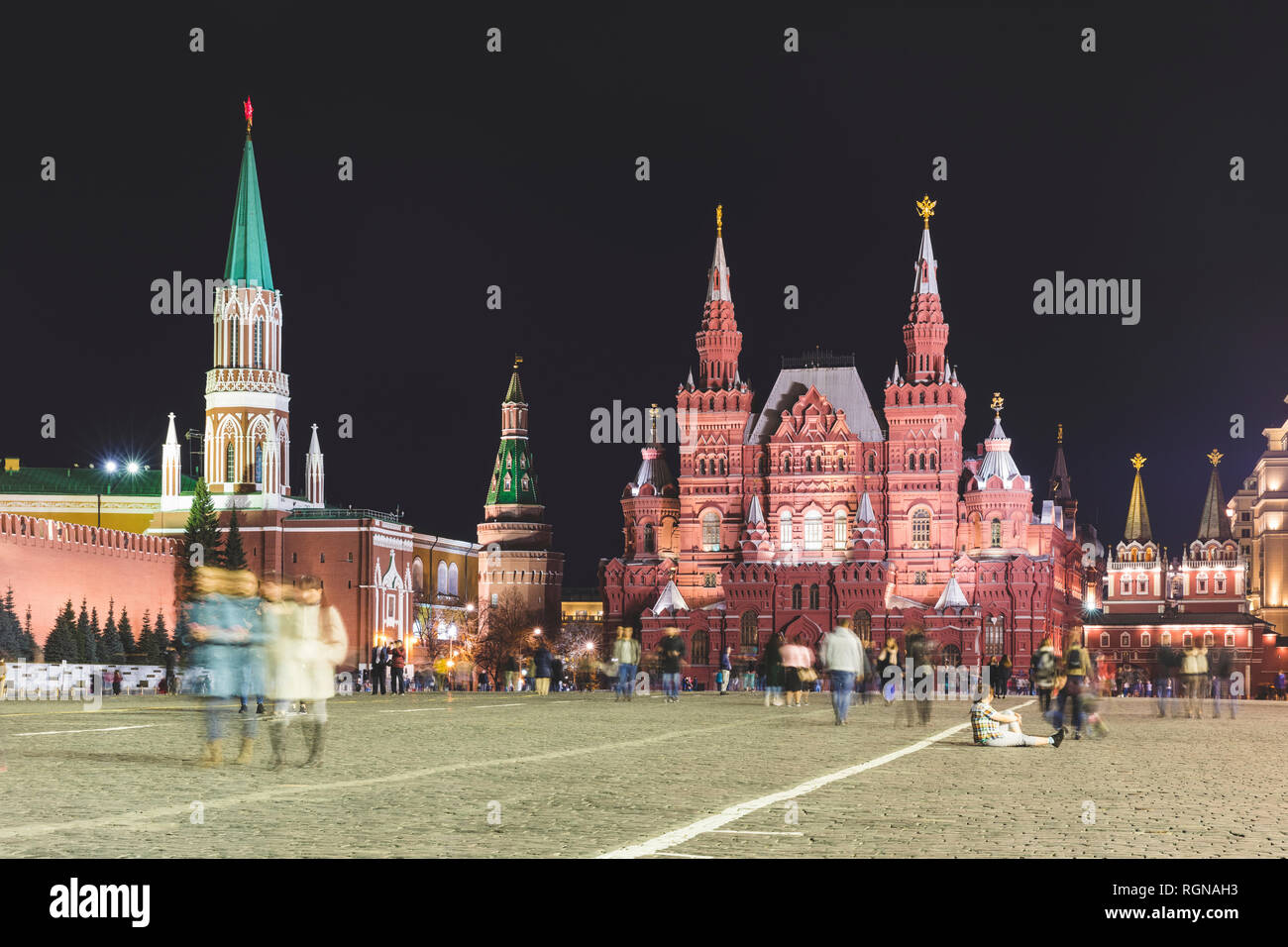La Russie, Moscou, Kremlin et Stae Musée Historique de nuit Banque D'Images