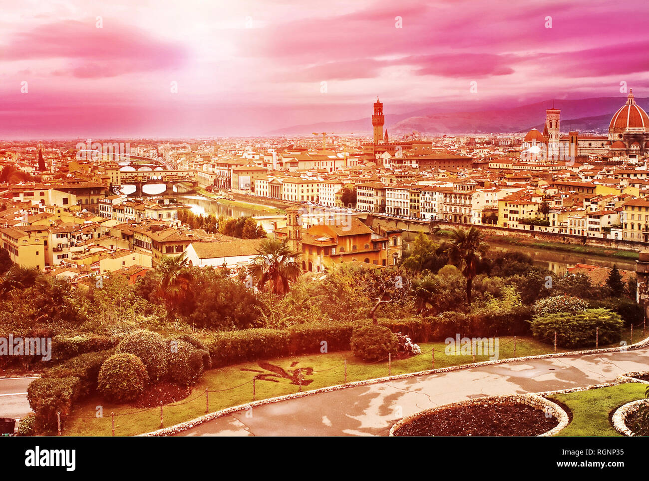 Vue aérienne du centre historique de Florence, l'Italie pendant le coucher du soleil Banque D'Images