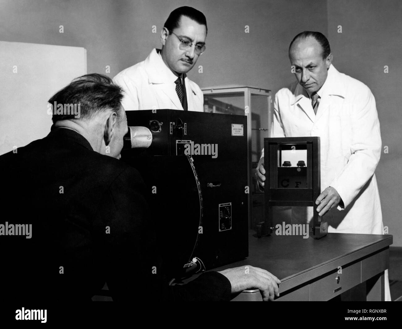 Psychotechnical examen pour la distance entre les voitures, 1952 Banque D'Images