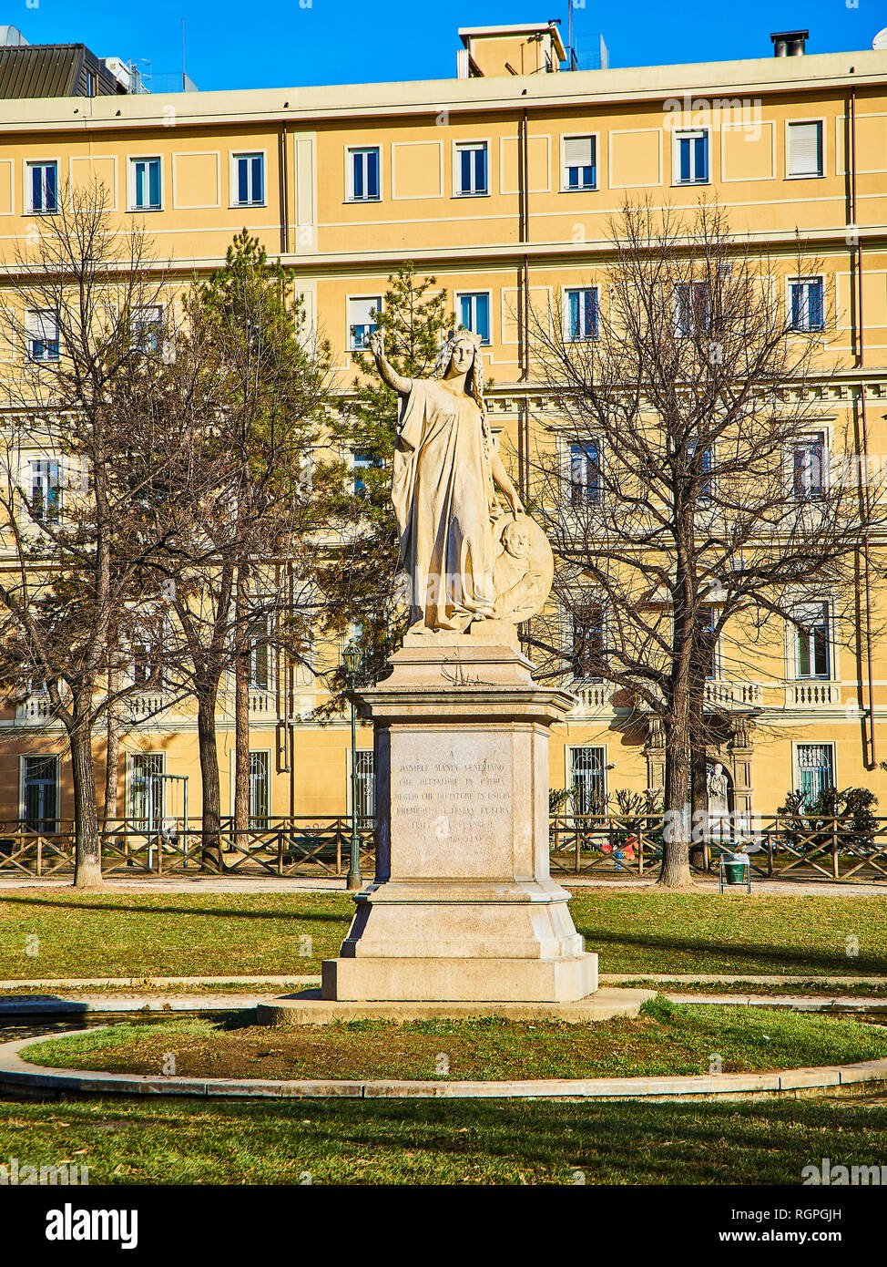 Daniele Manin monument à l'Aiuola Balbo, Cavour Jardins. Turin, Piémont, Italie. Banque D'Images