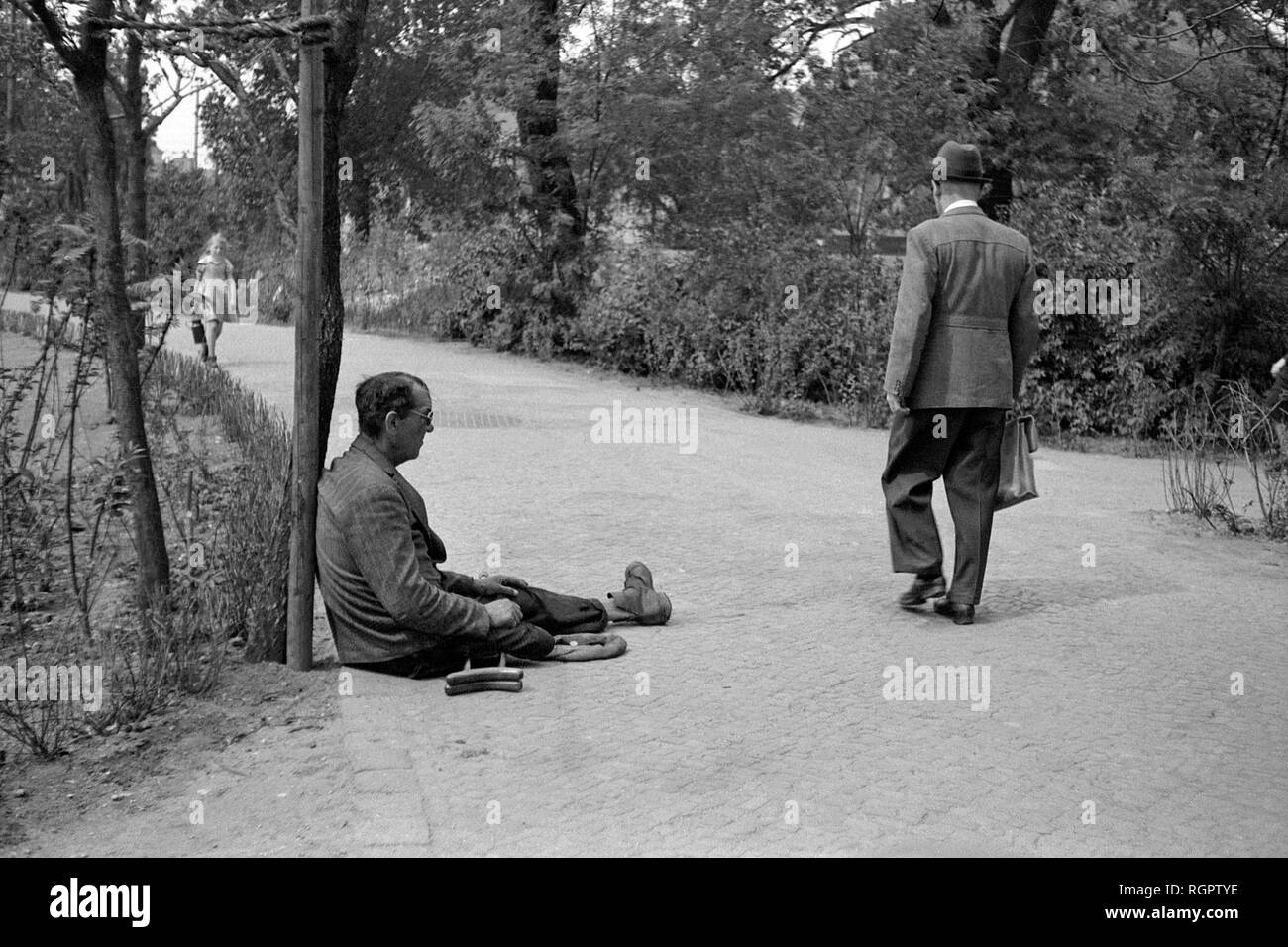 La mendicité, invalide de guerre 1949, Leipzig, Saxe, Allemagne, la RDA Banque D'Images