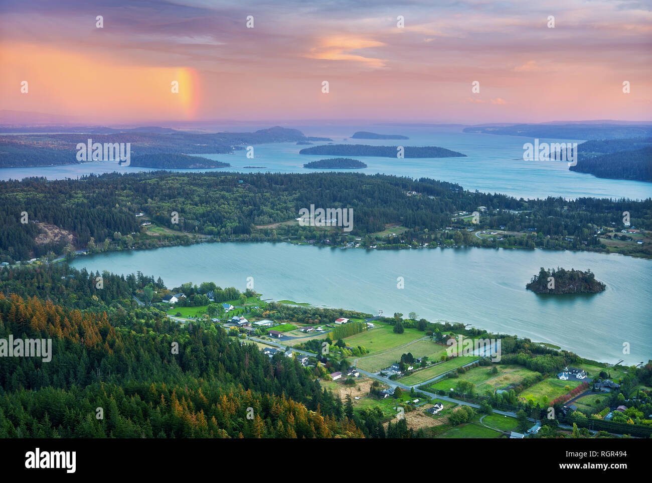 Mont Erie est la plus haute montagne à l'île Fidalgo Banque D'Images