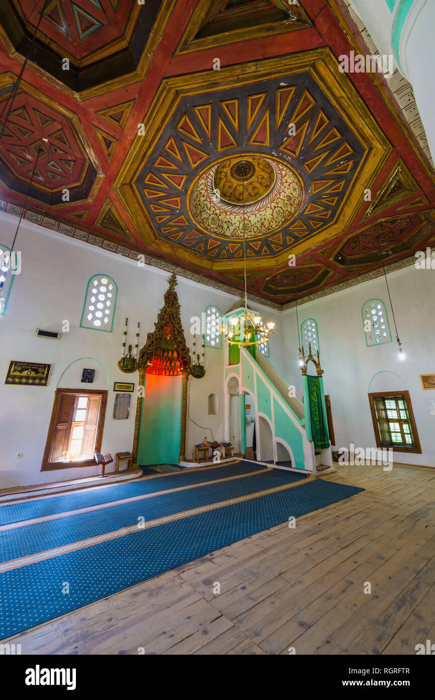 Mosquée du Roi, salle de prière, plafond en bois sculpté, Berat, Albanie Banque D'Images