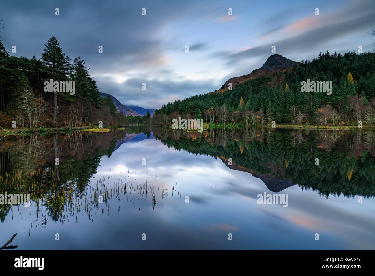 Lochan Glencoe dans les Highlands écossais Banque D'Images