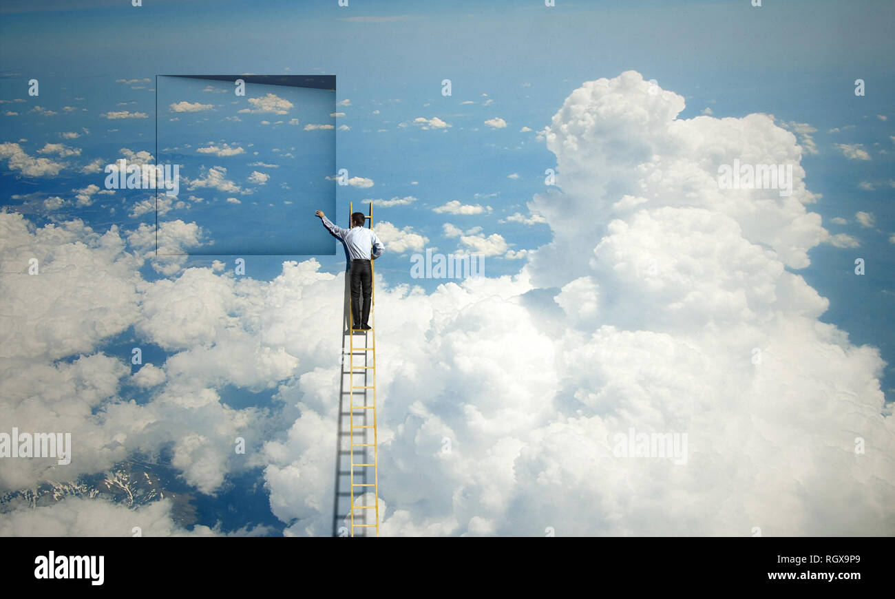 Businessman standing et de l'escalade jusqu'à la fenêtre. Technique mixte Banque D'Images