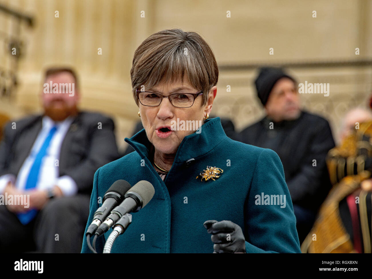 Topeka, Kansas, États-Unis, le 14 janvier 2019 Le gouverneur démocrate Laura Kelly offre son discours d'investiture est d'avant les étapes de la Kansas State Capitol building Crédit : Mark Reinstein/MediaPunch Banque D'Images