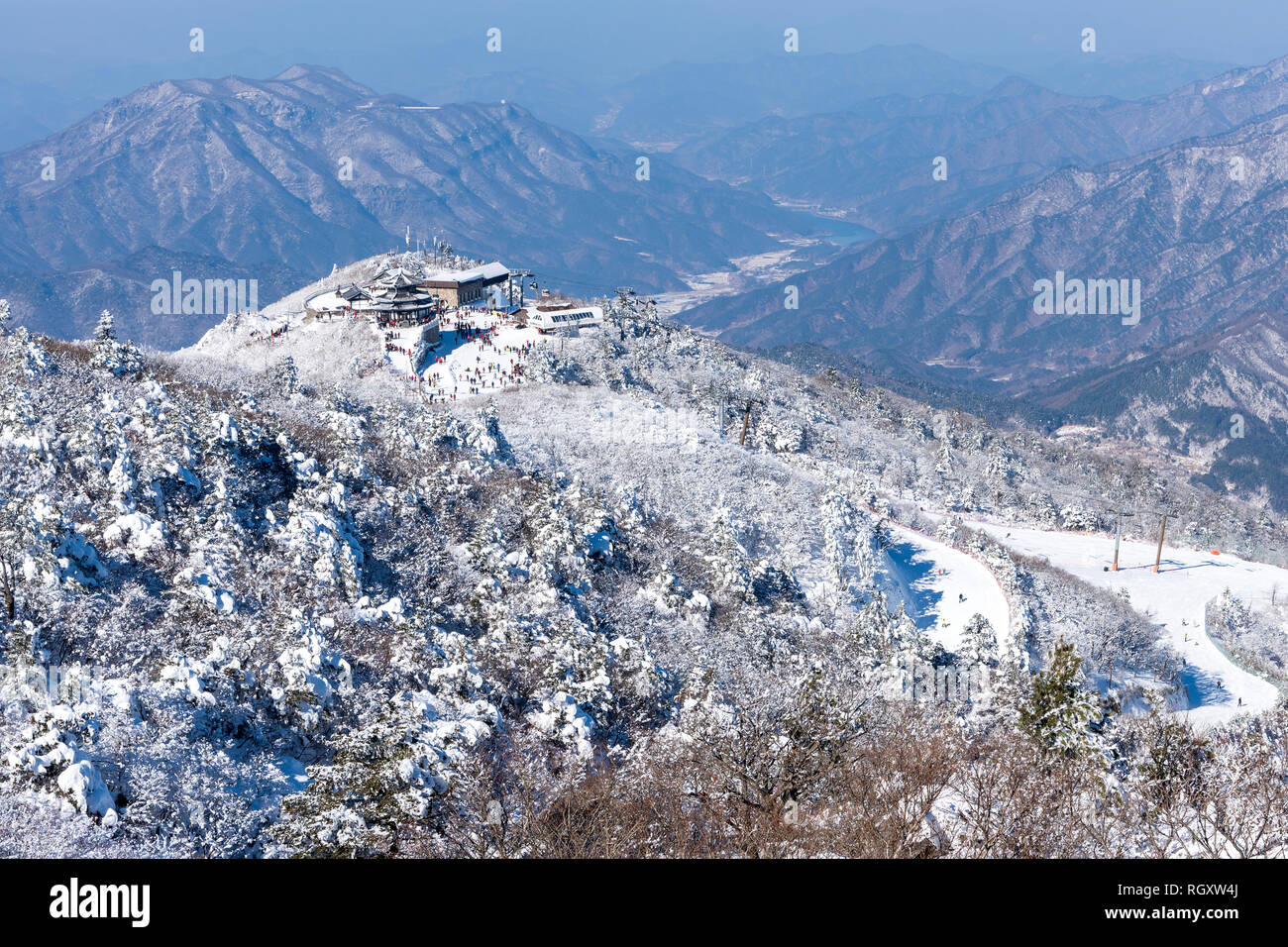 Paysage d'hiver en montagne Deogyusan, la Corée du Sud. Banque D'Images