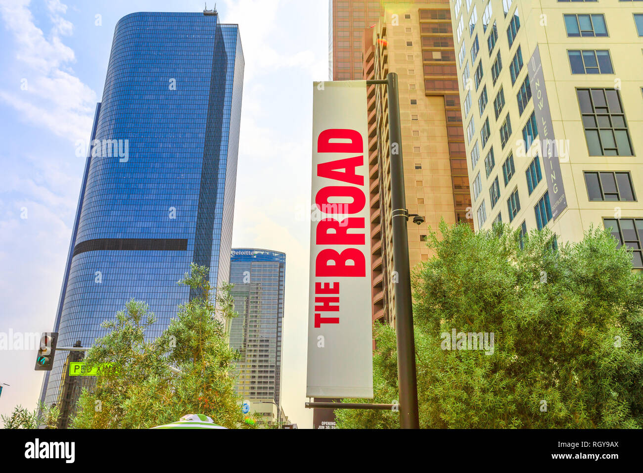 Los Angeles, California, United States - 9 août 2018 : La grande pancarte, un musée d'art contemporain sur Grand Avenue dans le centre-ville de Los Angeles. Blue Banque D'Images