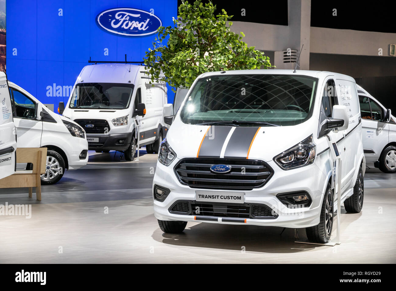 Bruxelles - Jan 18, 2019 : Ford Transit Custom van présenté à la 97ème Salon Automobile de Bruxelles 2019 Autosalon. Banque D'Images