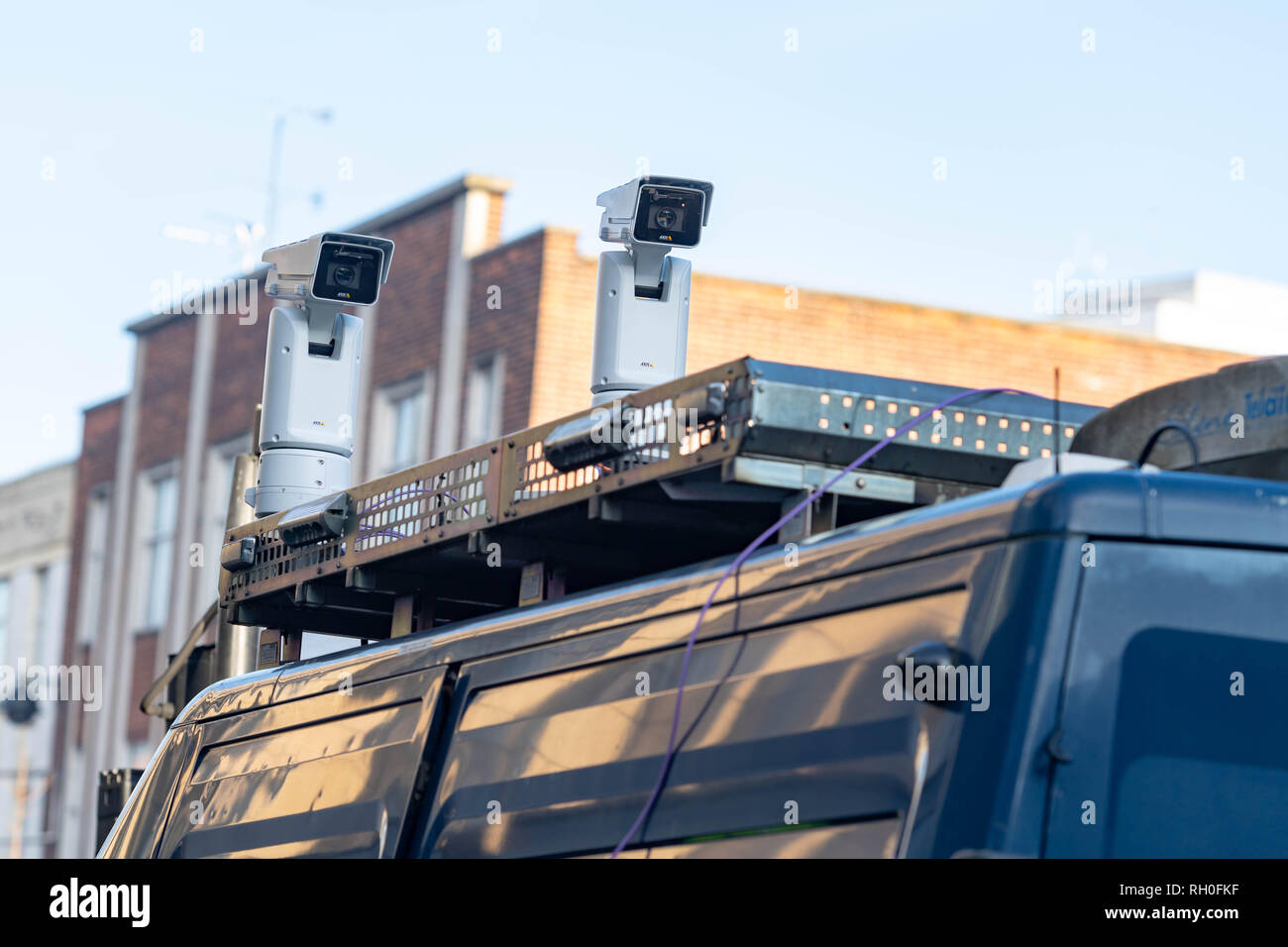 Romford, Essex, Royaume-Uni. 31 janvier 2019 procès de la Police métropolitaine vivent à l'extérieur de la technologie de reconnaissance faciale, Romford. La police caméras scannent des passants et les comparer à une "liste de surveillance" en temps réel, leur permettant d'appréhender les personnes recherchées. Un petit nombre de manifestants contre le régime ont protesté devant la station de Romford. Crédit : Ian Davidson/Alamy Live News Banque D'Images