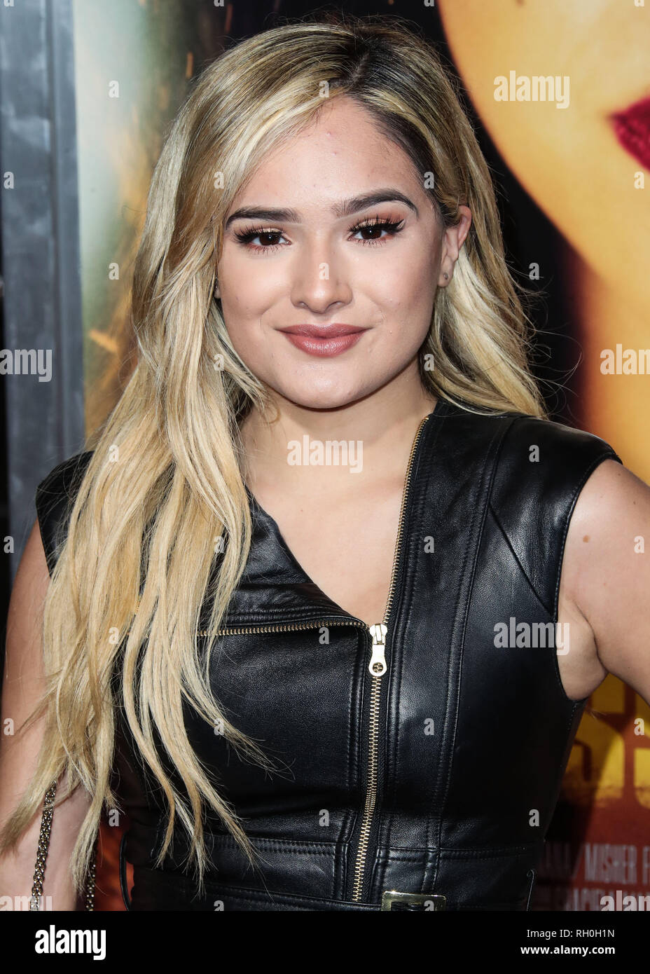 los angeles californie usa 30 janvier 2019 dancer chachi gonzales arrive a la los angeles premiere de columbia pictures miss bala tenue a regal cinemas l a stade 14 en direct le 30 janvier 2019 a los angeles californie etats unis photo par xavier collin image credit agence de presse l agence de presse image alamy live news rh0h1n