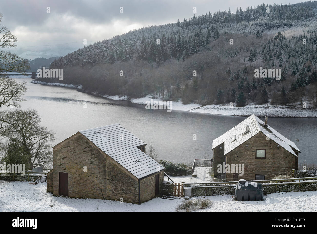 Parc national de Peak District.au cours de l'hiver Ladybower Reservoir, Derbyshire Peak District, au Royaume-Uni. Banque D'Images