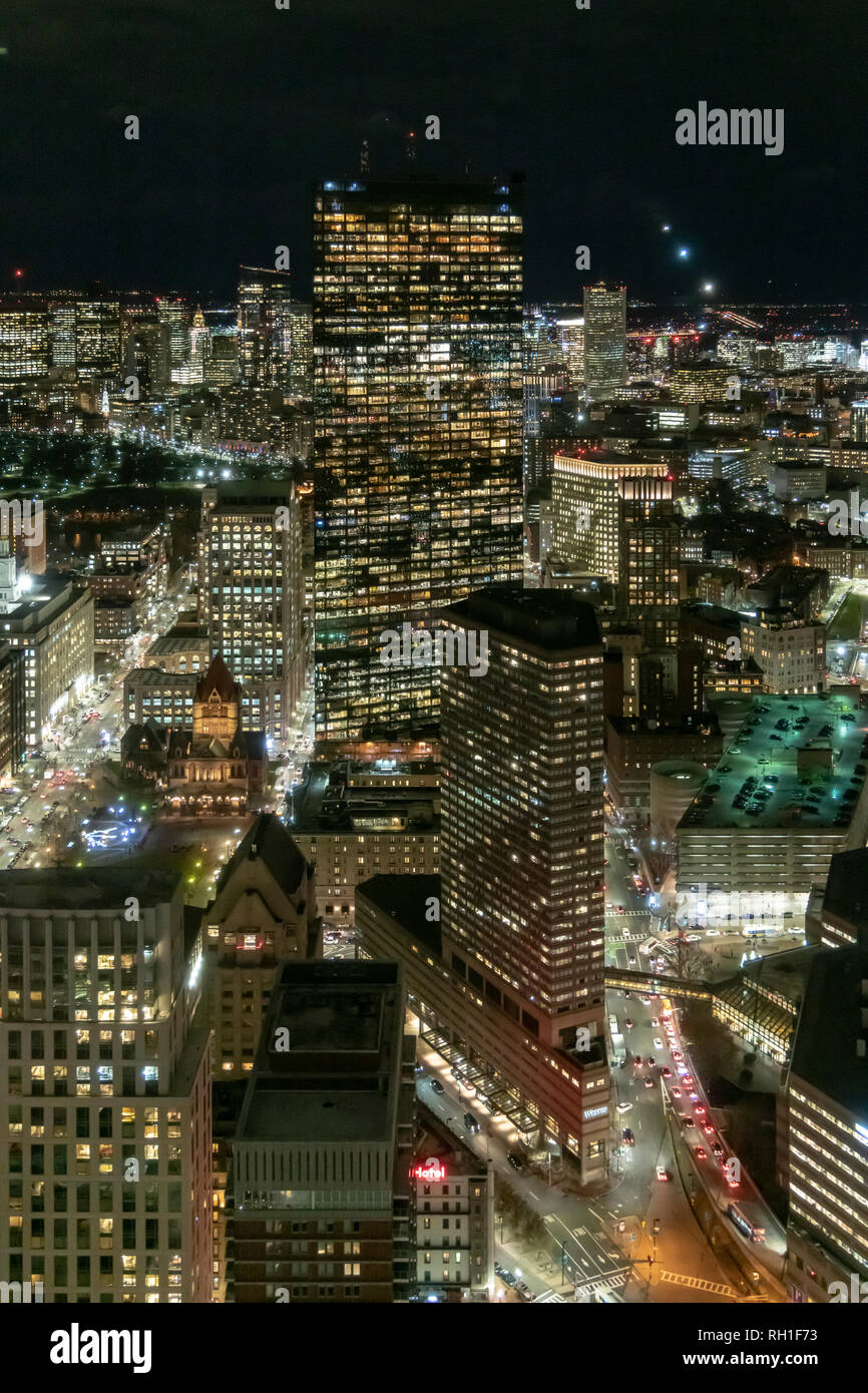 La vue vers l'Est vers l'aéroport de Logan à partir de l'Observatoire SkyWalk dans le bâtiment prudentielle à Boston, Massachusetts, États-Unis. Banque D'Images