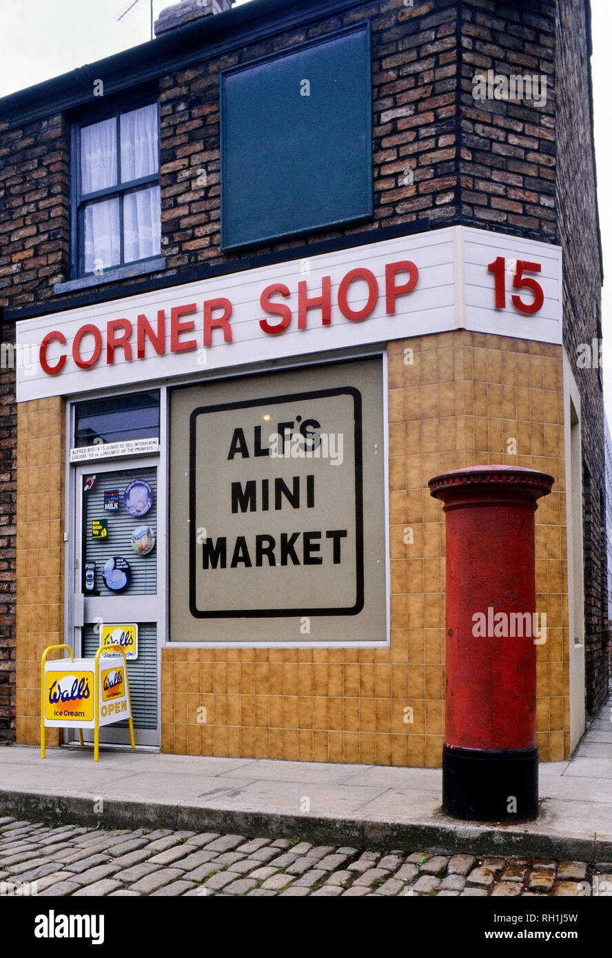 Coronation Street. Granada Studios Tour, Manchester, Angleterre, Royaume-Uni. Circa 1988 Banque D'Images