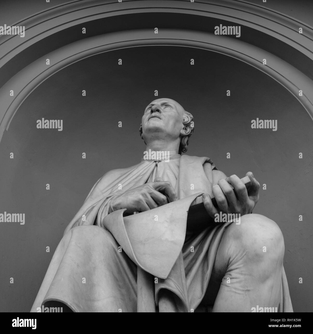 Statue de Filippo Brunelleschi à jusqu'à la cathédrale de la cathédrale de Florence Banque D'Images