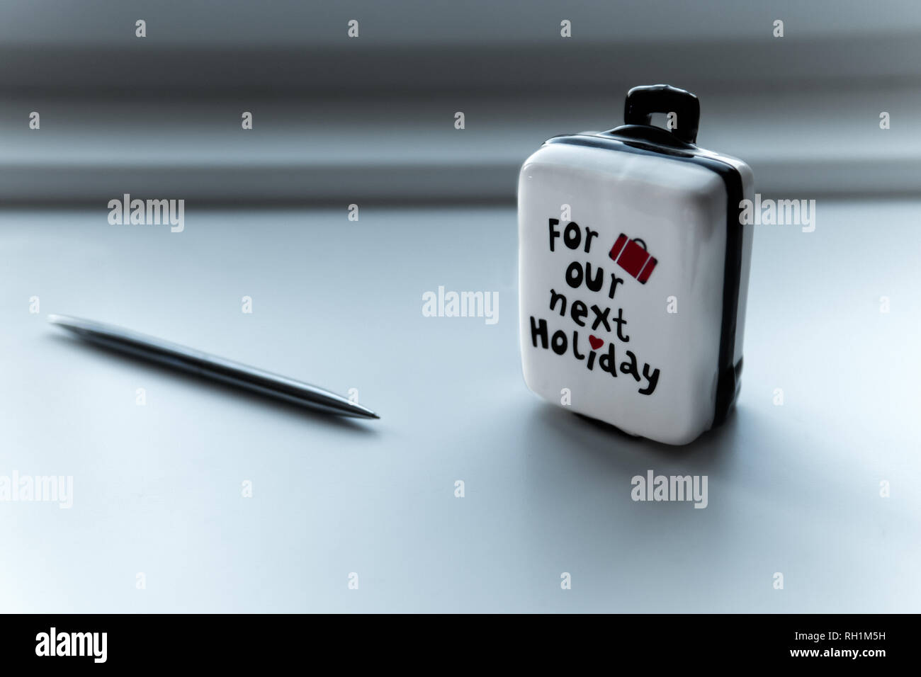 Économiser de l'argent est aussi important que de gagner. Photo est prise dans mon bureau, où j'ai réaliser mes rêves et peut-être que vous pouvez le faire aussi avec cette image. Banque D'Images