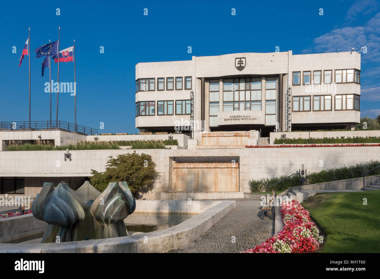 Le Parlement slovaque de Bratislava est également le Conseil national de la République slovaque Banque D'Images