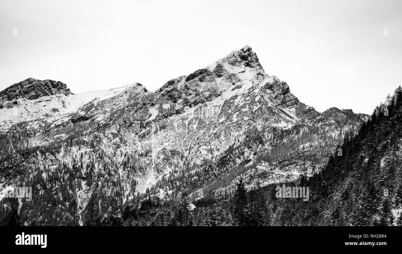 Paysage d'hiver des montagnes des Dolomites en Italie. Banque D'Images