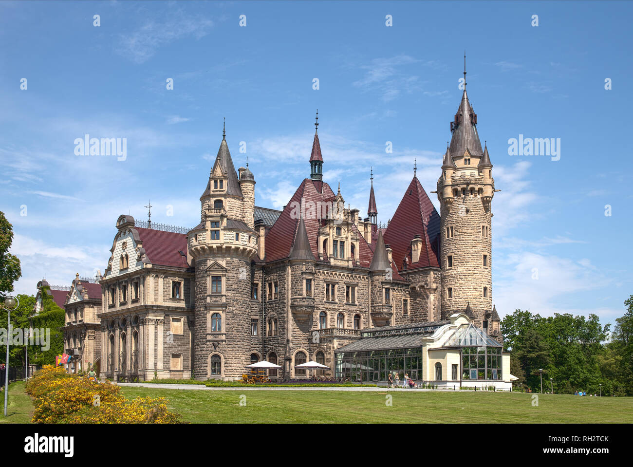 Moszna Le château est un palais historique situé dans un petit village de Moszna est l'un des plus connus monuments en Haute Silésie. Banque D'Images